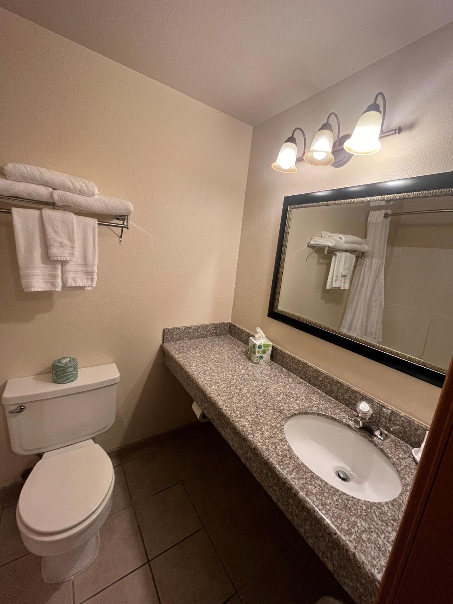 Seasons Motel Morton Bagian luar foto