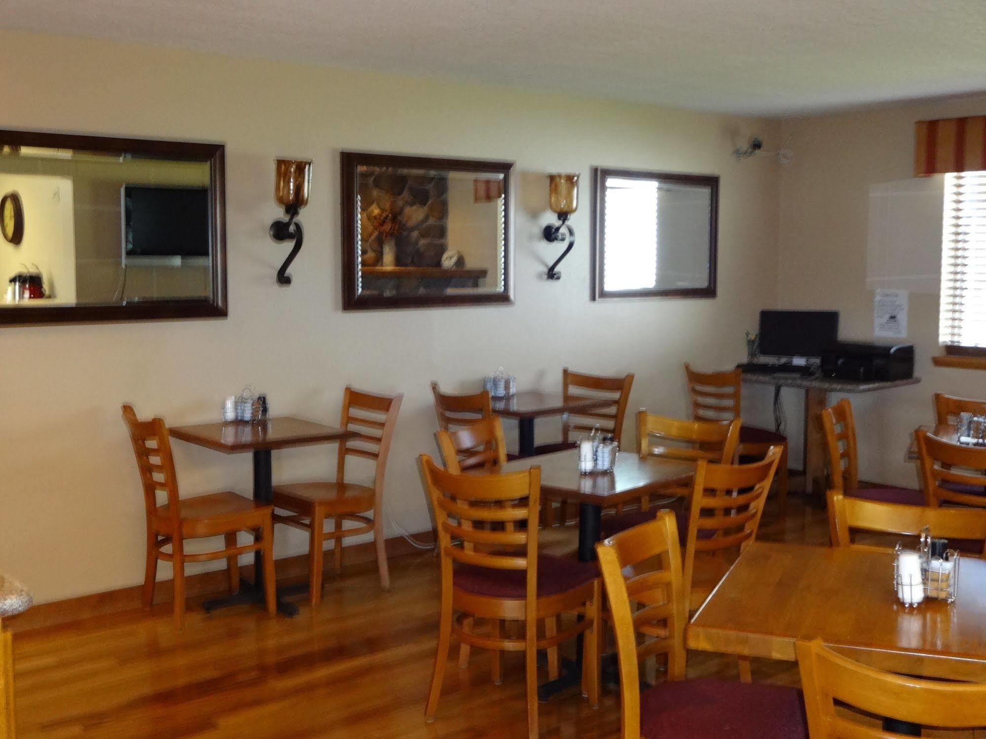 Seasons Motel Morton Bagian luar foto